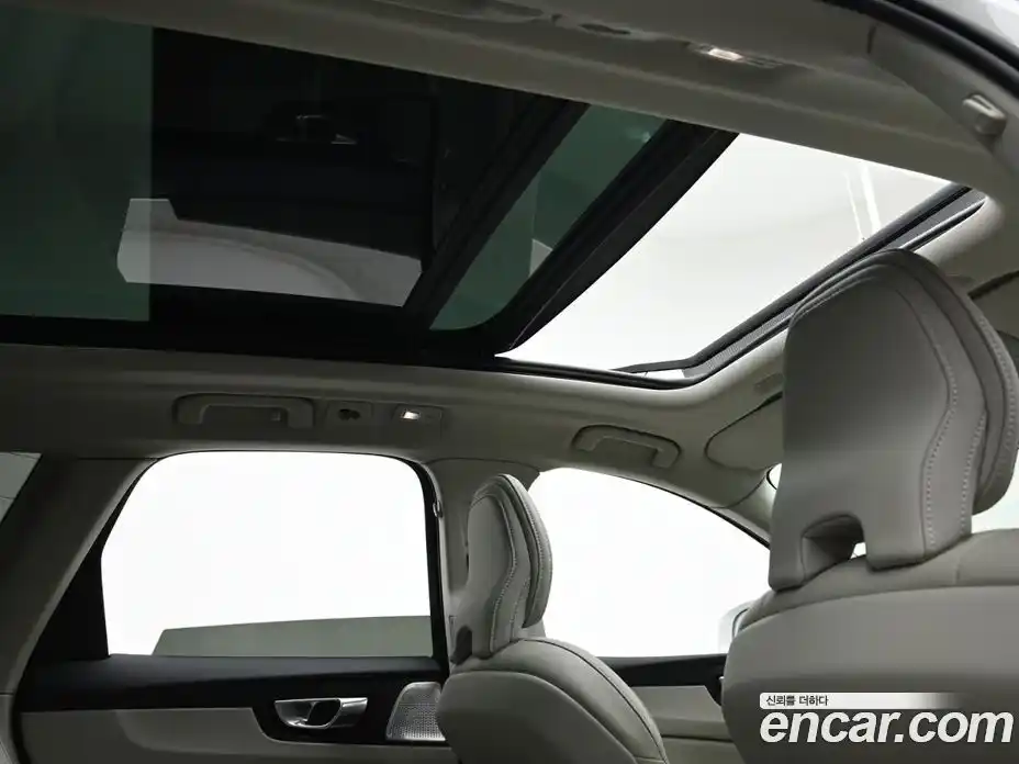 Volvo XC60 2026 2.0 Автомат в Москве № 212755, фото 19