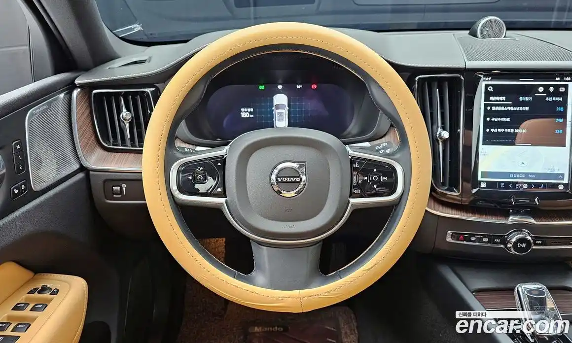 Volvo XC60 2022 2.0 Автомат в Москве № 212867, фото 12