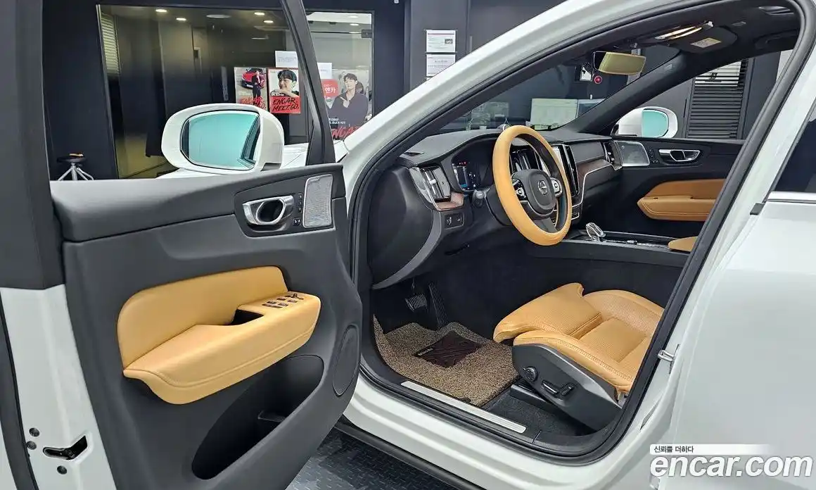 Volvo XC60 2022 2.0 Автомат в Москве № 212867, фото 5