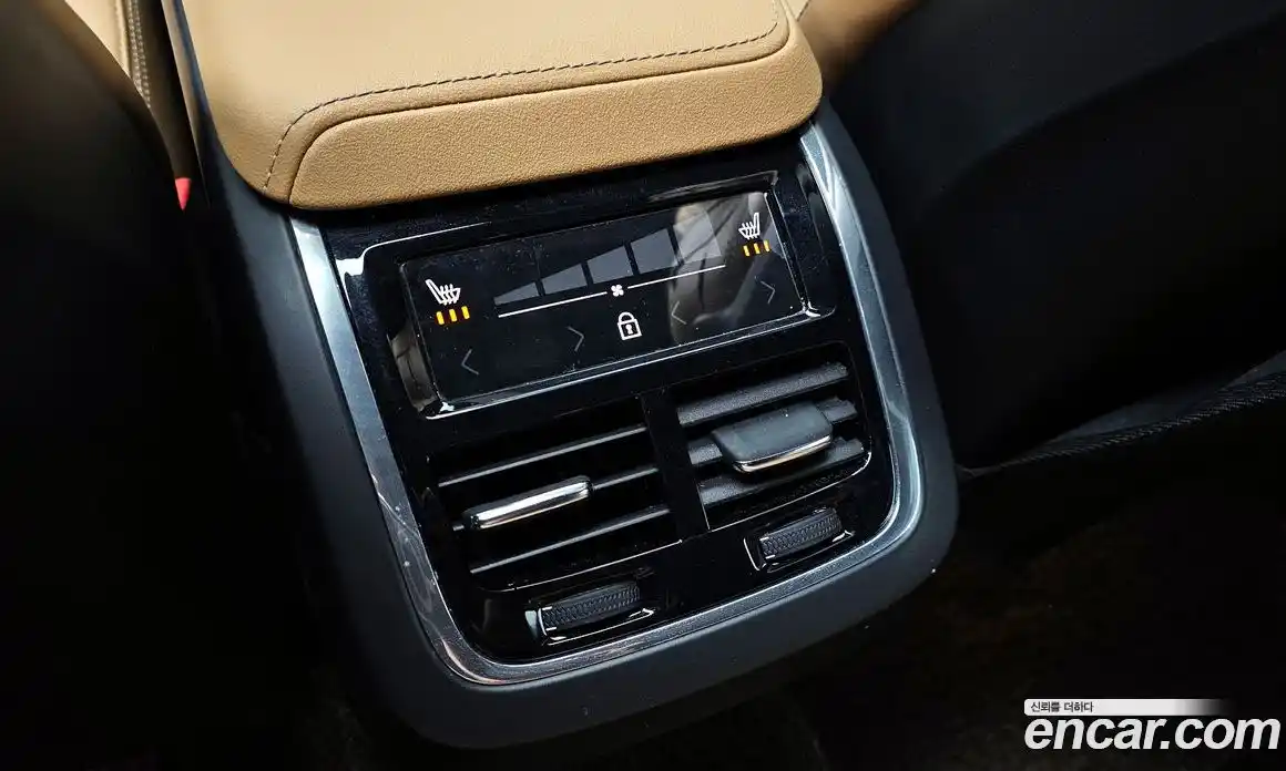 Volvo XC60 2022 2.0 Автомат в Москве № 212867, фото 7