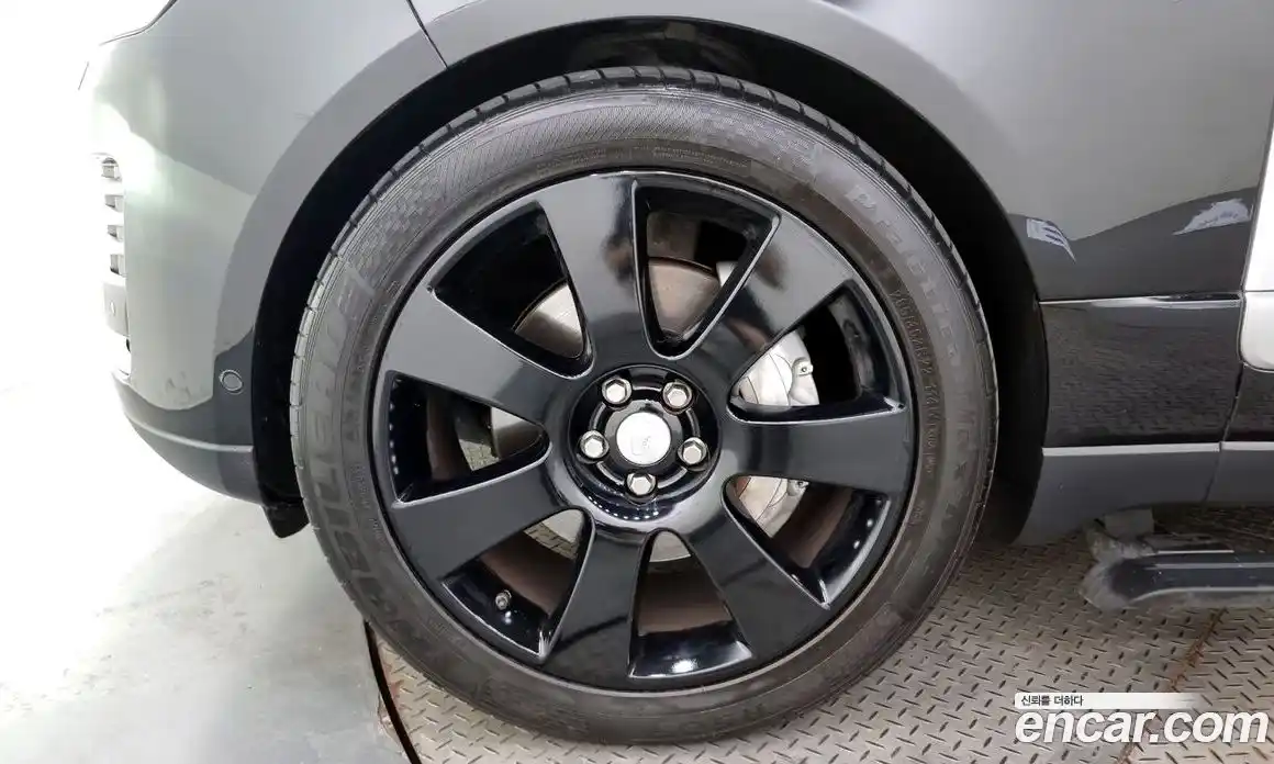 Land Rover Range-Rover 2016 4.4 Автомат в Москве № 213709, фото 12