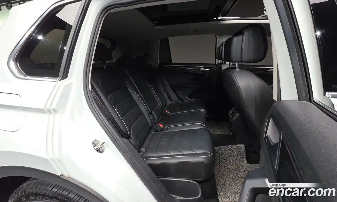 Volkswagen Tiguan 2022 2.0 Автомат в Москве № 215079, фото 19