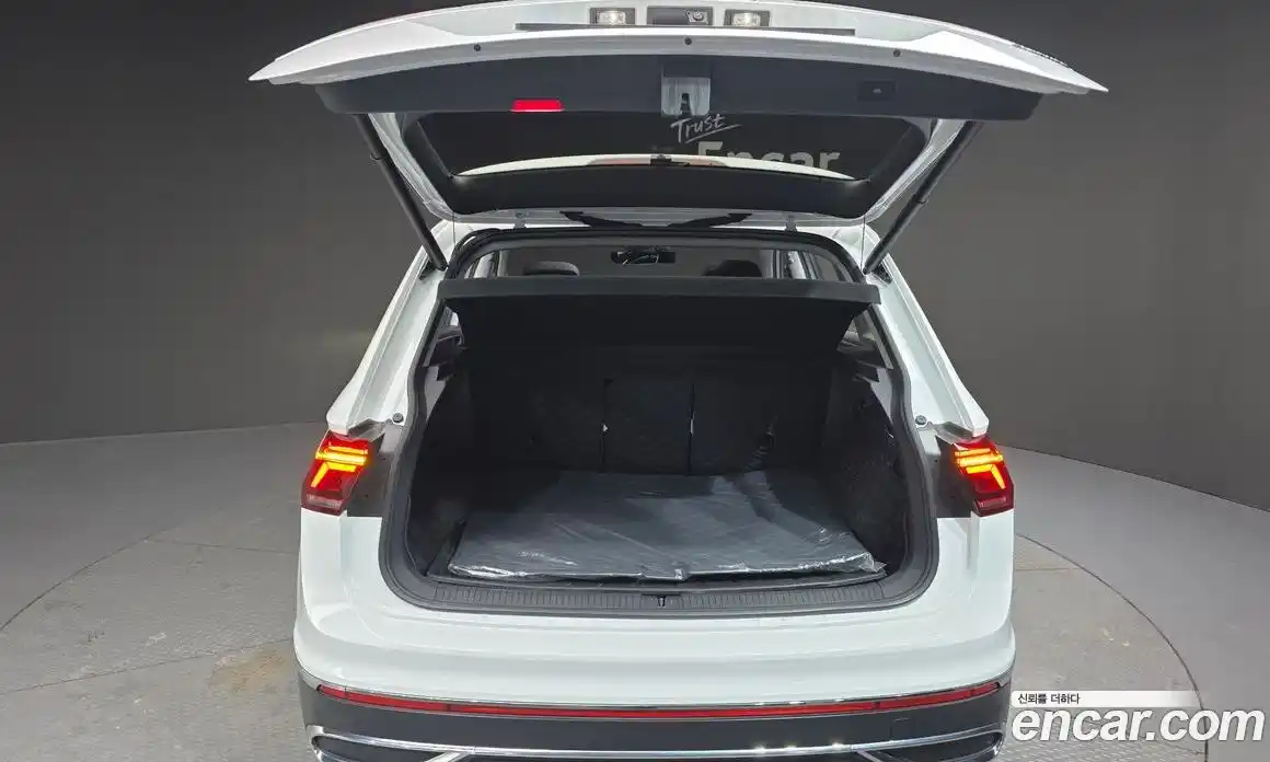 Volkswagen Tiguan 2022 2.0 Автомат в Москве № 215079, фото 20