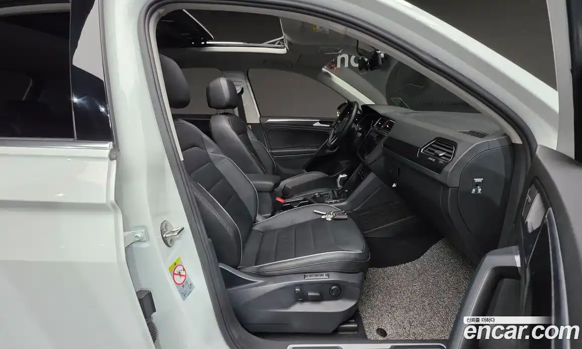 Volkswagen Tiguan 2022 2.0 Автомат в Москве № 215079, фото 10