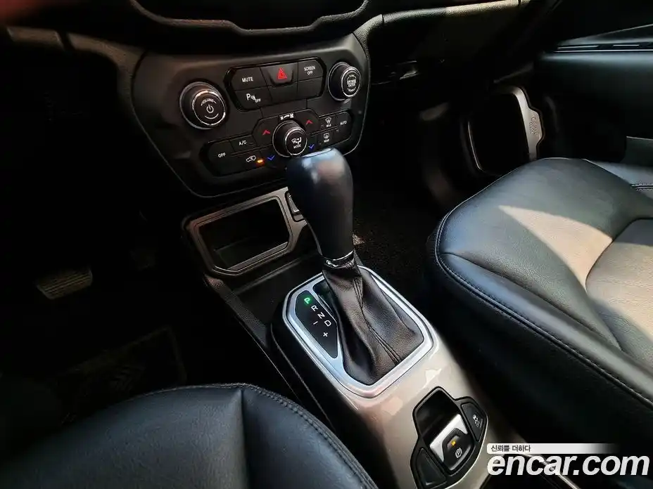 Jeep Renegade 2020 2.4 Автомат в Москве № 215488, фото 16