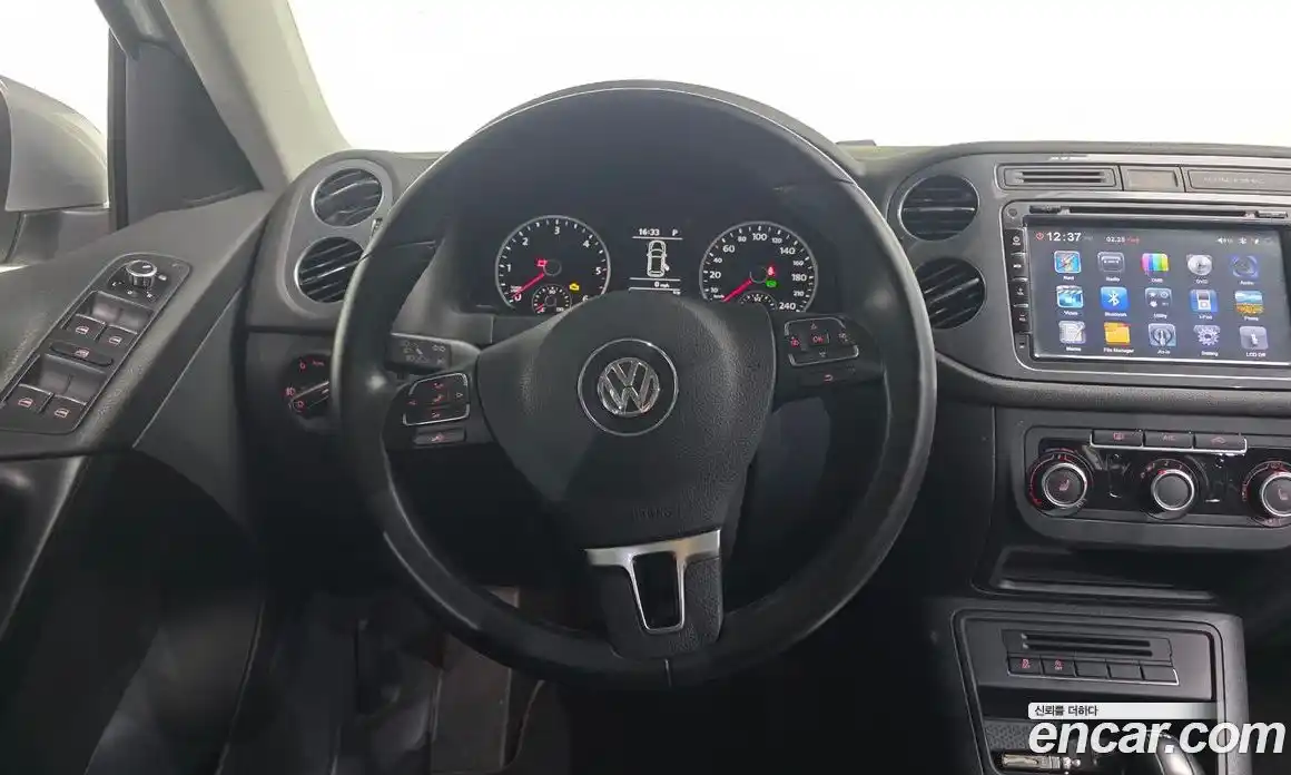 Volkswagen Tiguan 2014 2.0 Автомат в Москве № 227104, фото 1