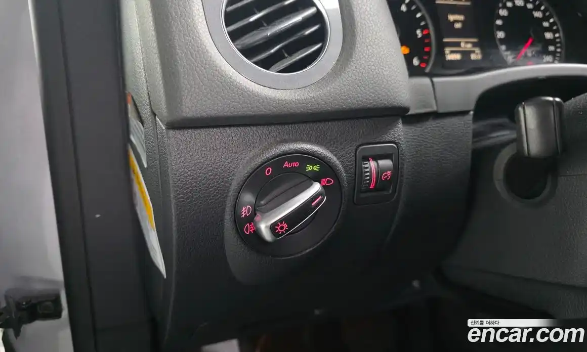 Volkswagen Tiguan 2014 2.0 Автомат в Москве № 227104, фото 15