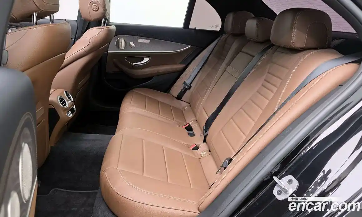 Mercedes-Benz E-Class 2023 2.0 Автомат в Москве № 229497, фото 15