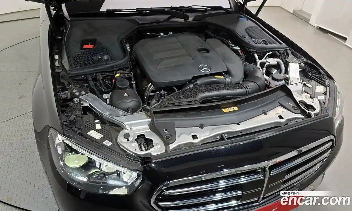 Mercedes-Benz E-Class 2023 2.0 Автомат в Москве № 229497, фото 2