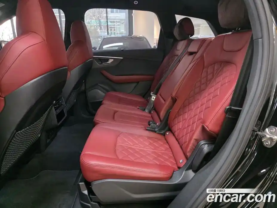 Audi SQ7 2025 4.0 Автомат в Москве № 230329, фото 11