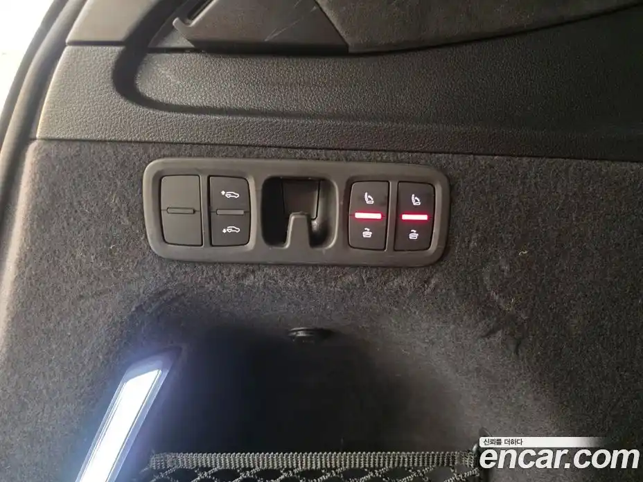 Audi SQ7 2025 4.0 Автомат в Москве № 230329, фото 13