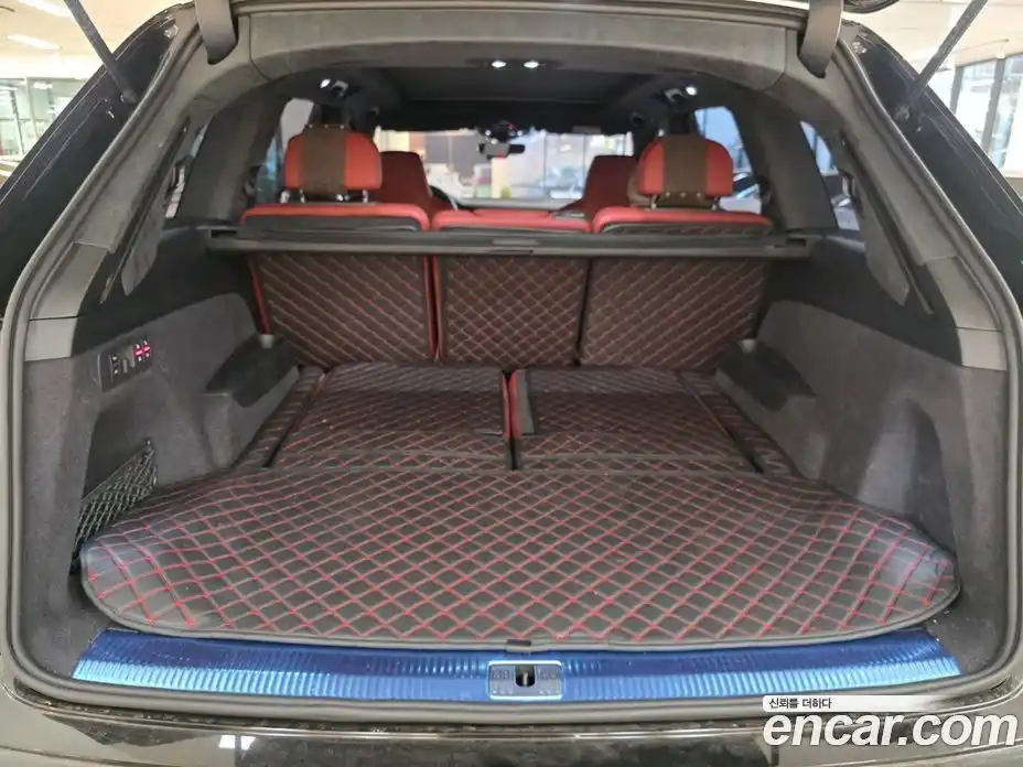 Audi SQ7 2025 4.0 Автомат в Москве № 230329, фото 14