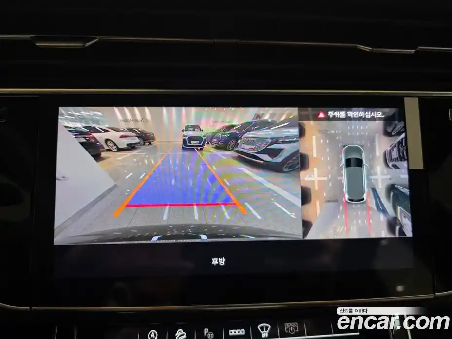 Audi SQ7 2025 4.0 Автомат в Москве № 230329, фото 15