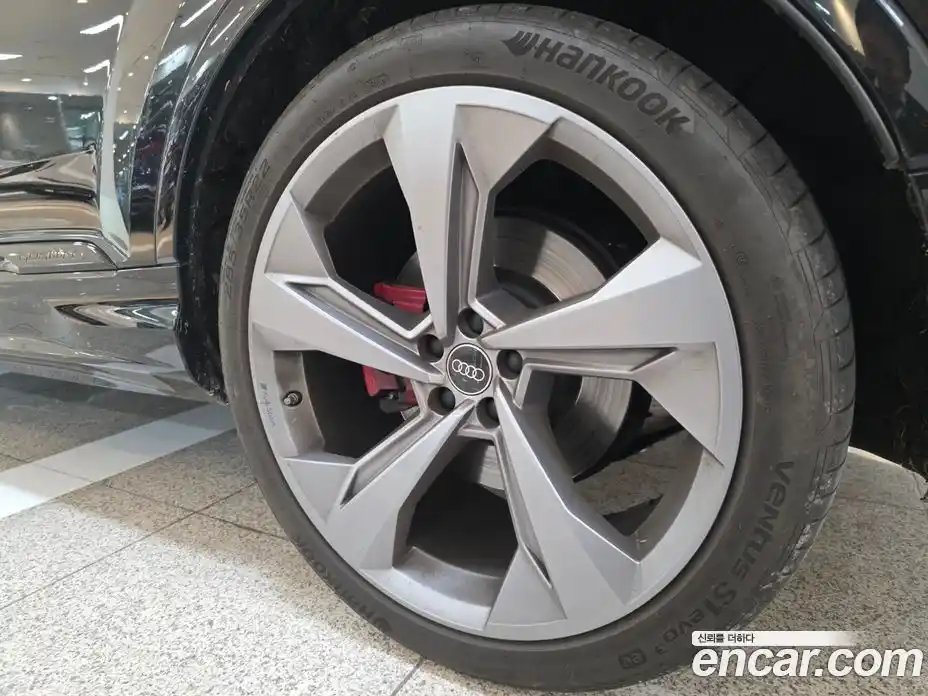 Audi SQ7 2025 4.0 Автомат в Москве № 230329, фото 5