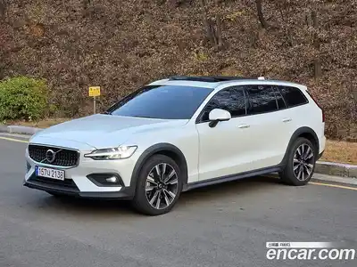 Volvo V60 2023 2.0 Автомат в Москве № 230363, миниатюра 3