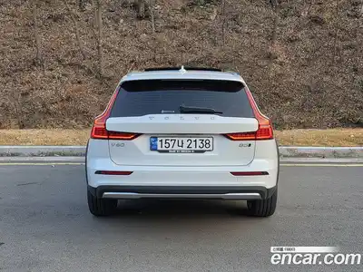 Volvo V60 2023 2.0 Автомат в Москве № 230363, миниатюра 5