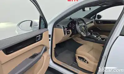 Porsche Cayenne 2021 3.0 Автомат в Москве № 230963, миниатюра 3