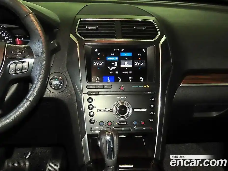 Ford Explorer 2019 2.3 Автомат в Москве № 281911, фото 11