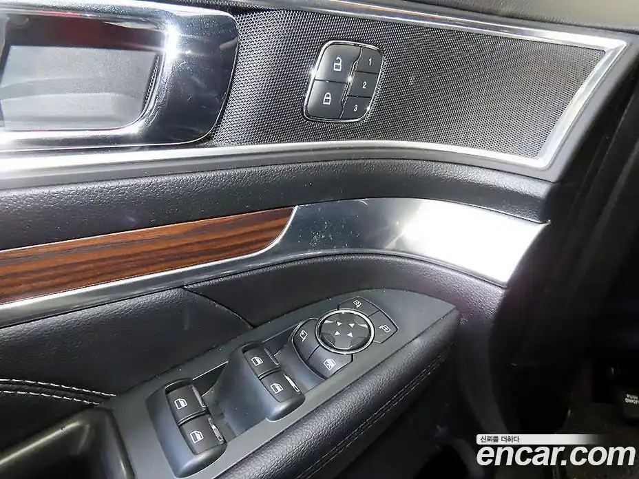 Ford Explorer 2019 2.3 Автомат в Москве № 281911, фото 13