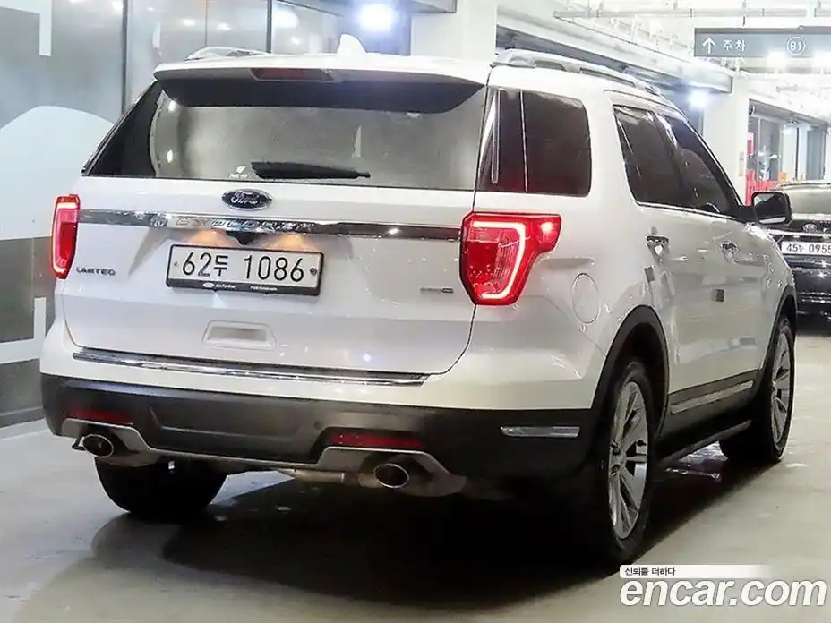 Ford Explorer 2019 2.3 Автомат в Москве № 281911, фото 4