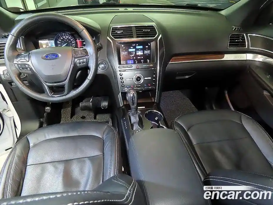 Ford Explorer 2019 2.3 Автомат в Москве № 281911, фото 10