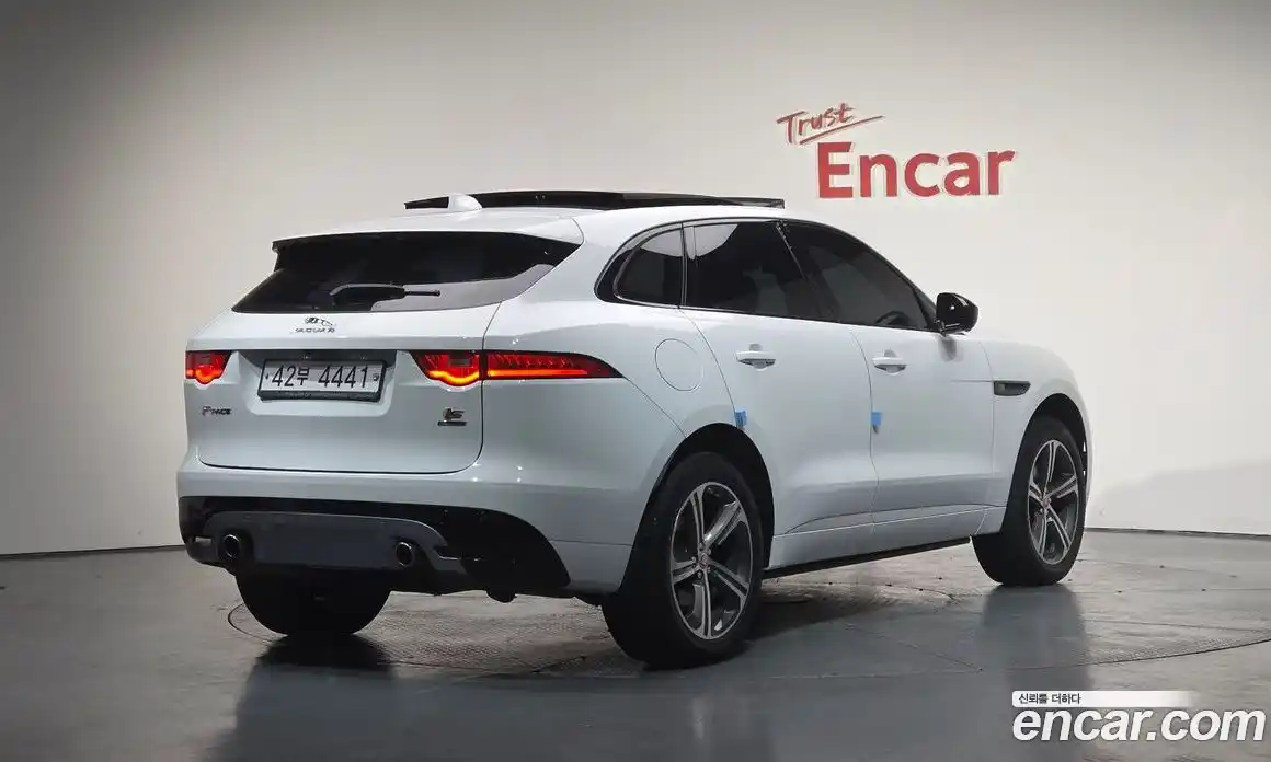 Jaguar F-Pace 2017 3.0 Автомат в Москве № 283839, фото 13