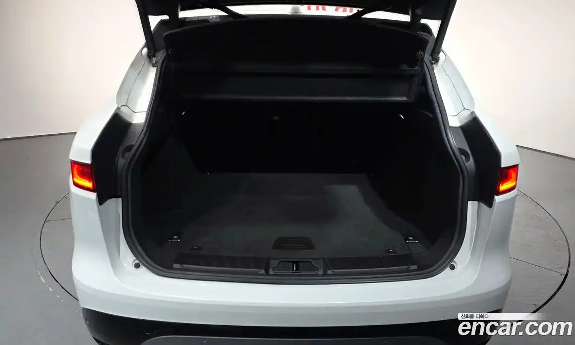 Jaguar F-Pace 2017 3.0 Автомат в Москве № 283839, фото 3