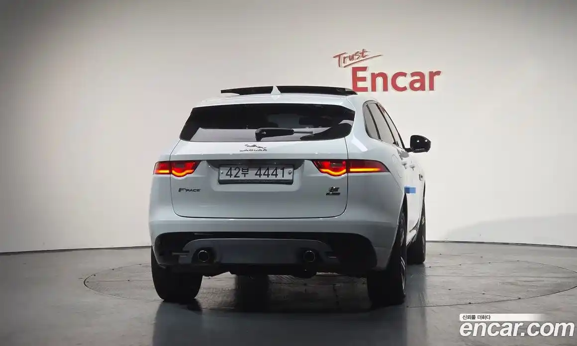 Jaguar F-Pace 2017 3.0 Автомат в Москве № 283839, фото 7