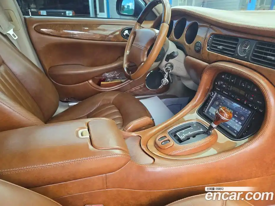 Jaguar XJ-8 2001 4.0 Автомат в Москве № 284003, фото 20