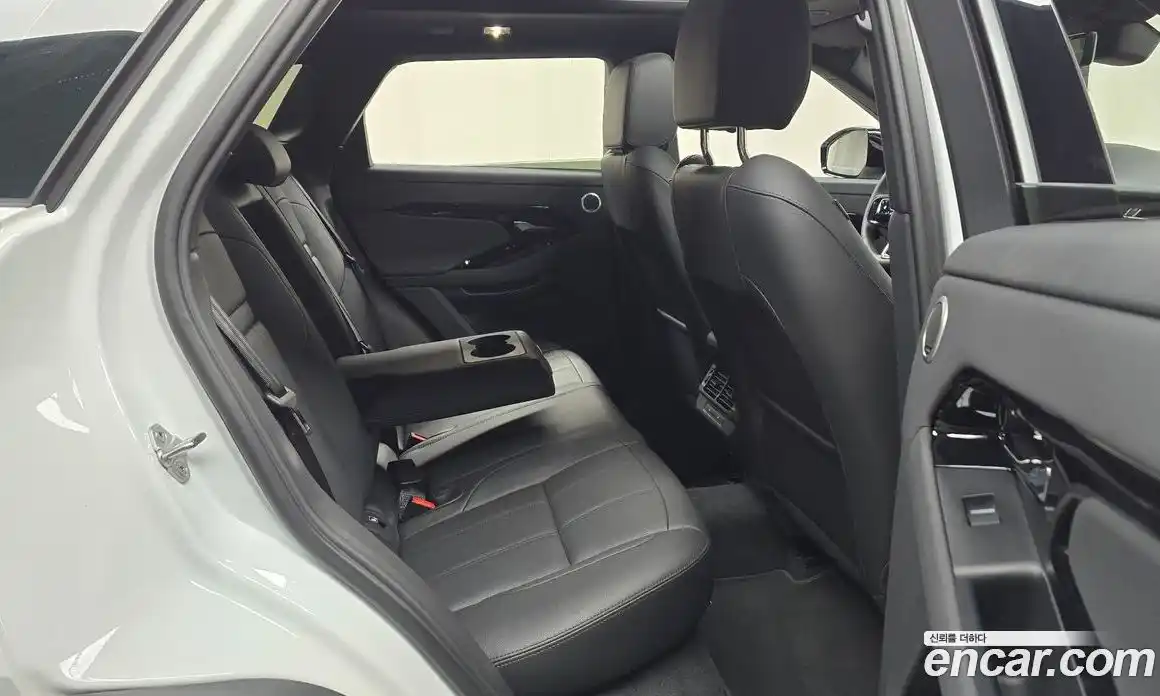 Land Rover Range-Rover Evoque 2024 2.0 Автомат в Москве № 297969, фото 12