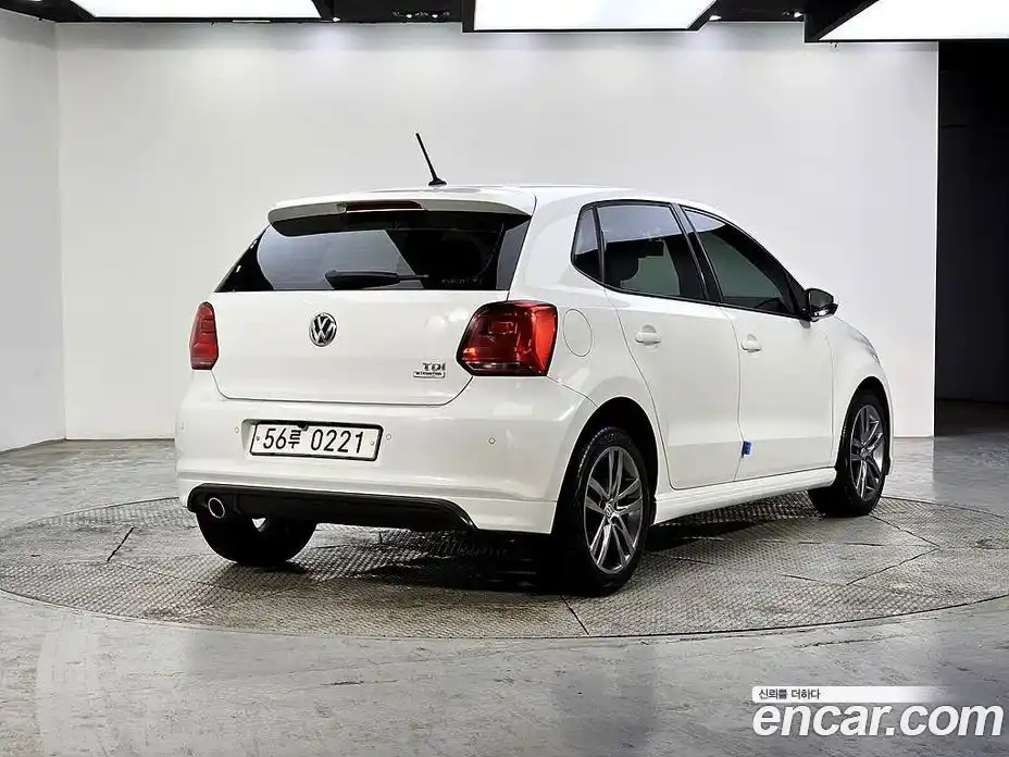 Volkswagen Polo 2015 1.4 Автомат в Москве № 301927, фото 2