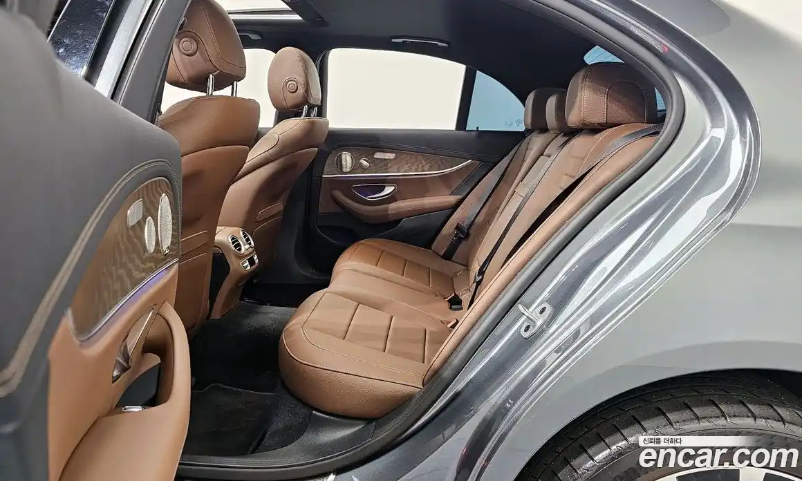 Mercedes-Benz E-Class 2021 2.0 Автомат в Москве № 310505, фото 13