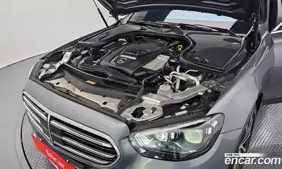 Mercedes-Benz E-Class 2021 2.0 Автомат в Москве № 310505, миниатюра 4