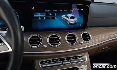 Mercedes-Benz E-Class 2021 2.0 Автомат в Москве № 310505, миниатюра 5