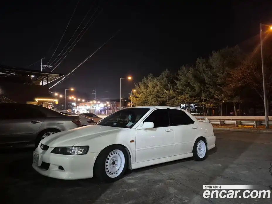 Honda Accord 1998 2.0 Механическая в Москве № 318760, фото 1