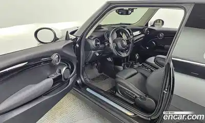 Mini Cooper 2023 1.5 Автомат в Москве № 416893, миниатюра 11