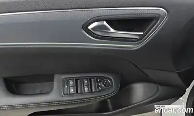 Renault XM3 2023 1.6 Автомат в Москве № 107073, миниатюра 4