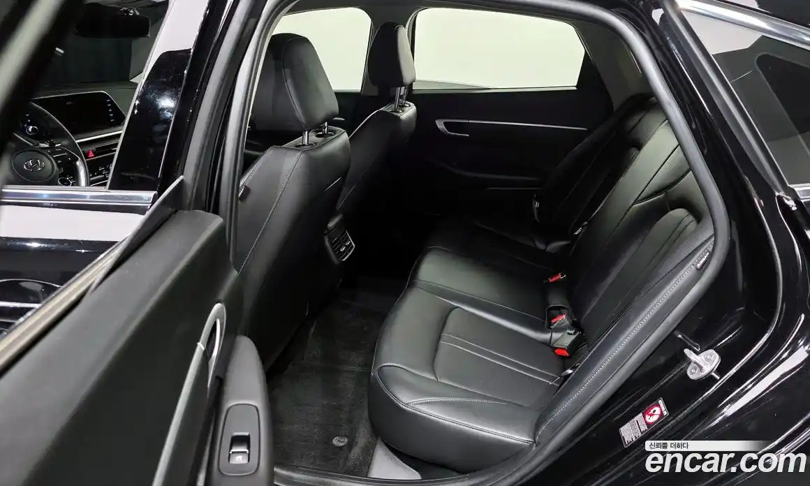 Hyundai Sonata 2023 2.0 Автомат в Москве № 108167, фото 19