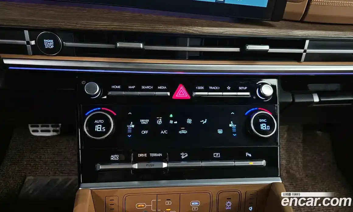 Hyundai Santa Fe 2024 1.6 Автомат в Москве № 110253, фото 3