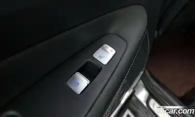 Hyundai Santa Fe 2023 1.6 Автомат в Москве № 111300, миниатюра 3