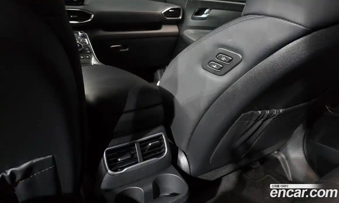 Hyundai Santa Fe 2023 2.5 Автомат в Москве № 111384, фото 6