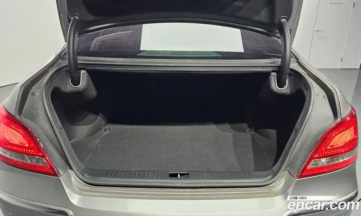 Hyundai Equus 2012 3.8 Автомат в Москве № 112881, фото 16