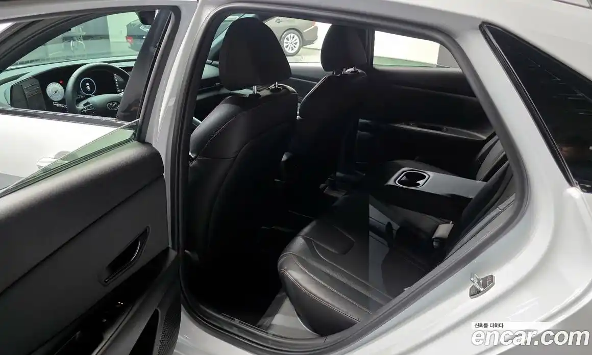 Hyundai Avante 2023 1.6 Механическая в Москве № 113745, фото 11