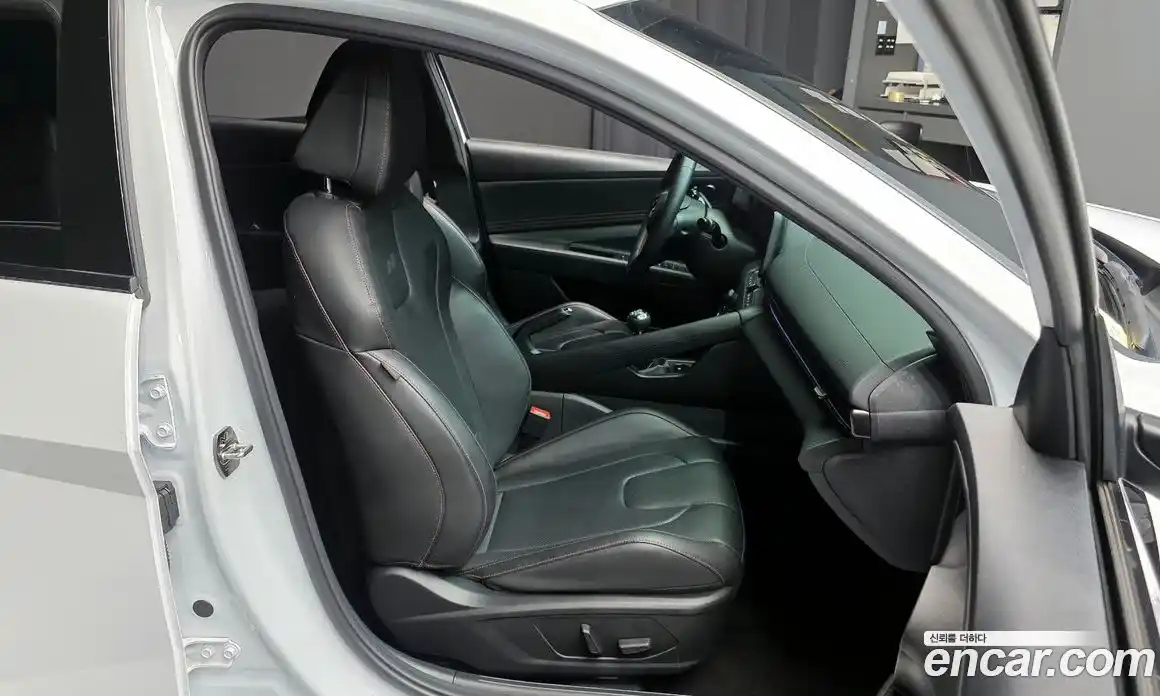 Hyundai Avante 2023 1.6 Механическая в Москве № 113745, фото 12