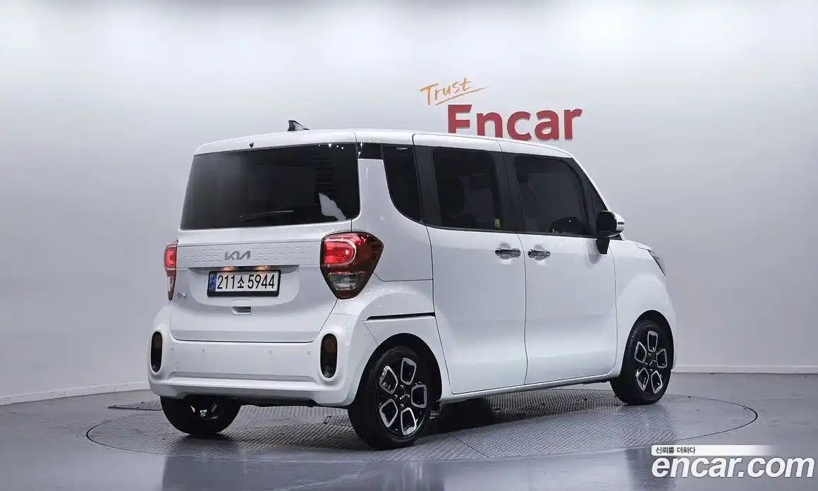 Kia Ray 2022 1.0 Автомат в Москве № 114864, фото 2