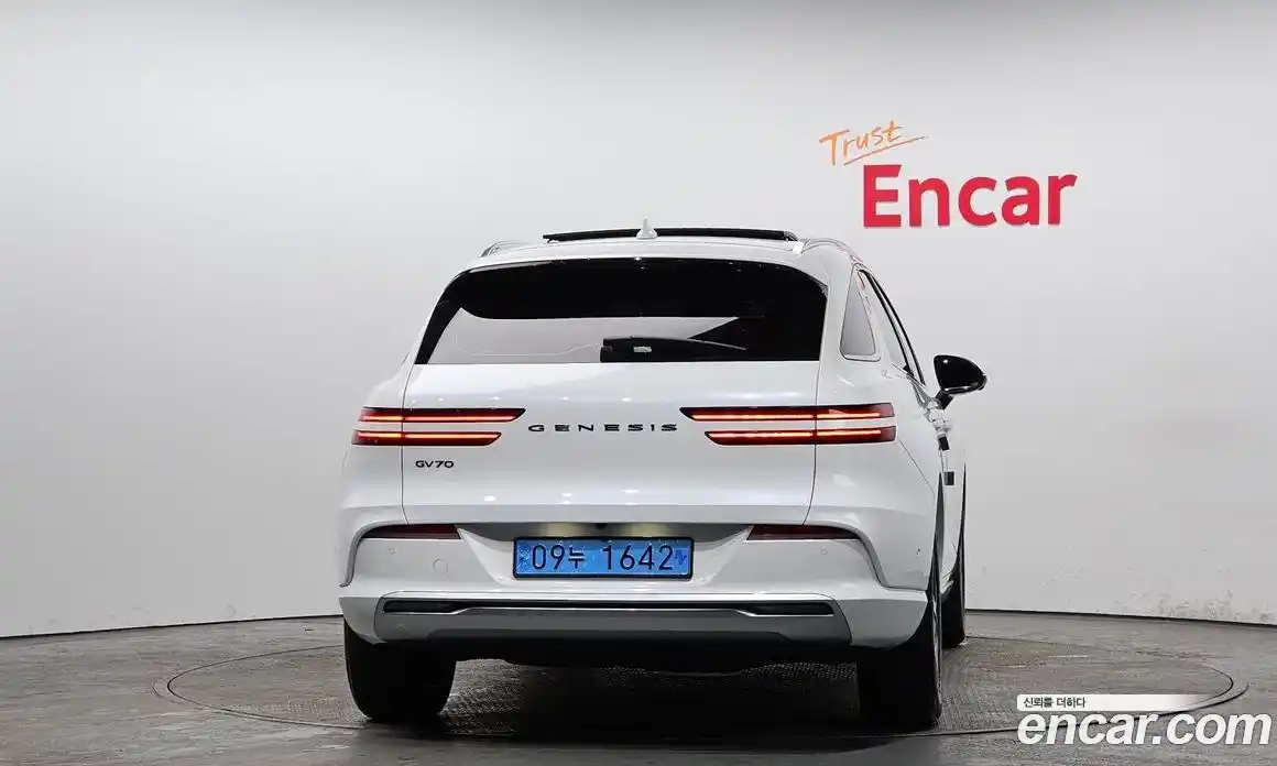 Genesis GV70 2022 0.1 Автомат в Москве № 117243, фото 6