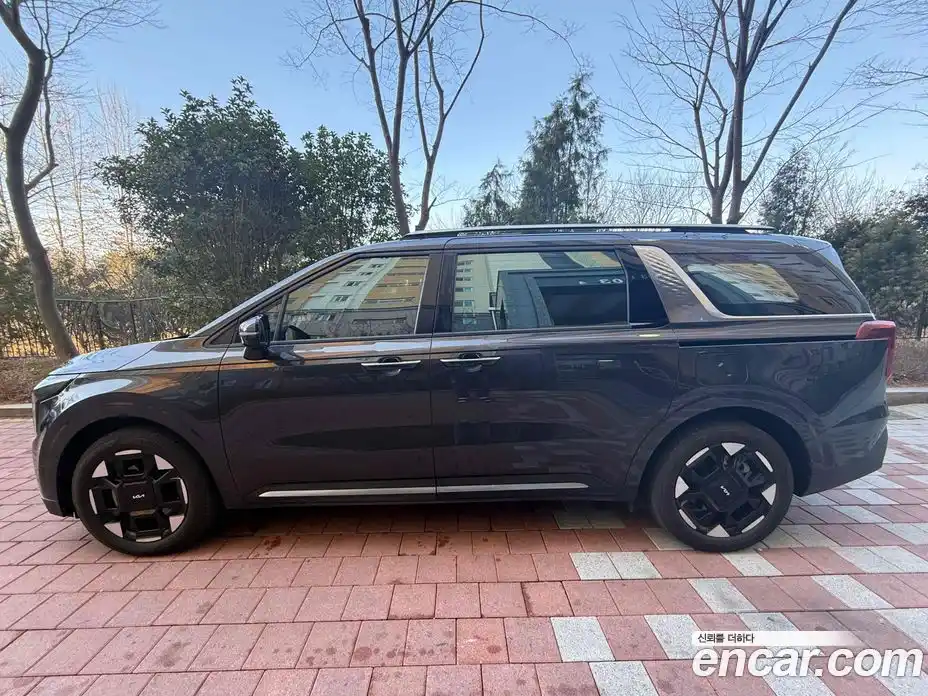 Kia Canival 2025 1.6 Автомат в Москве № 121637, фото 3