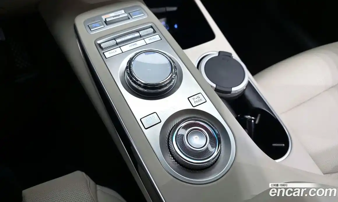 Genesis GV70 2022 2.5 Автомат в Москве № 122596, фото 17