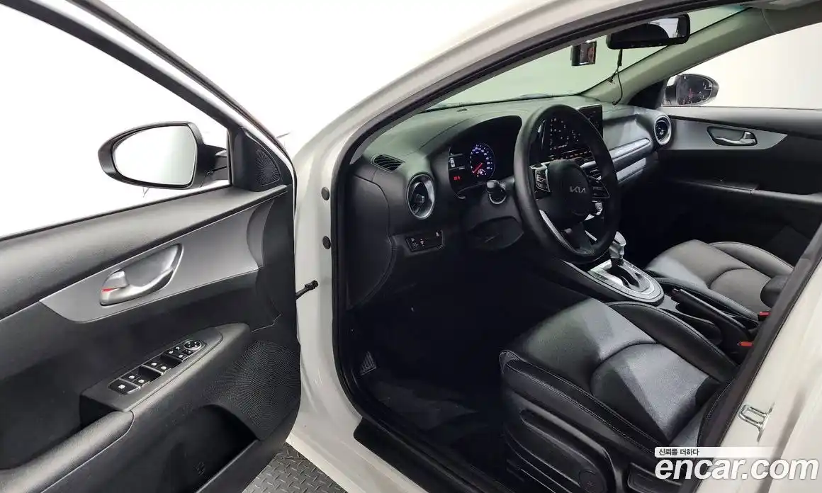 Kia K3 2022 1.6 Автомат в Москве № 132600, фото 1