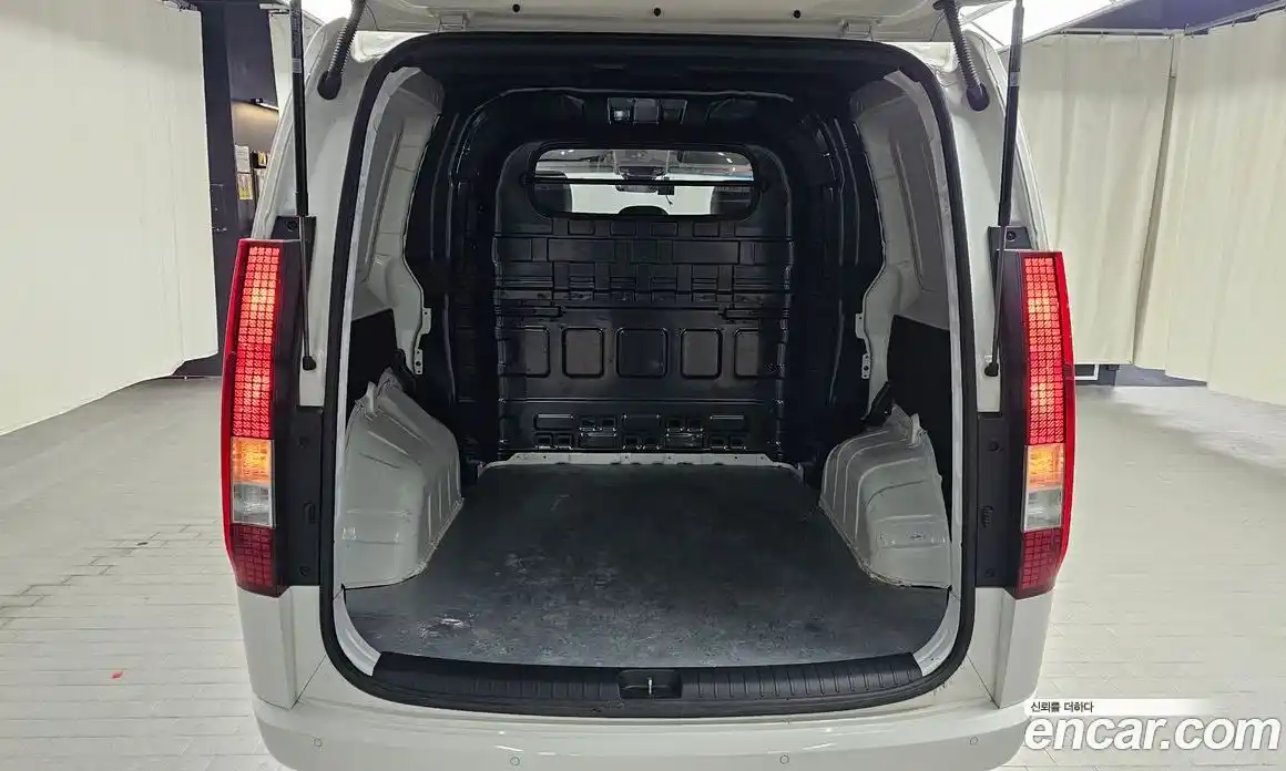 Hyundai Staria 2022 2.2 Автомат в Москве № 134509, фото 16